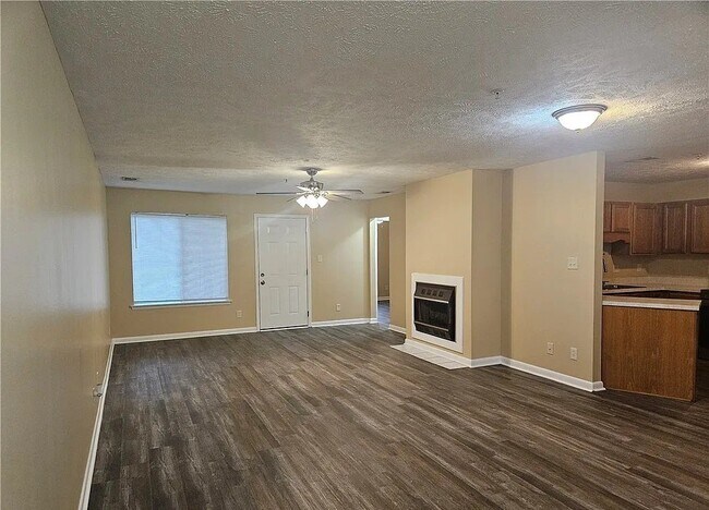 Building Photo - 3375 Galleria Dr