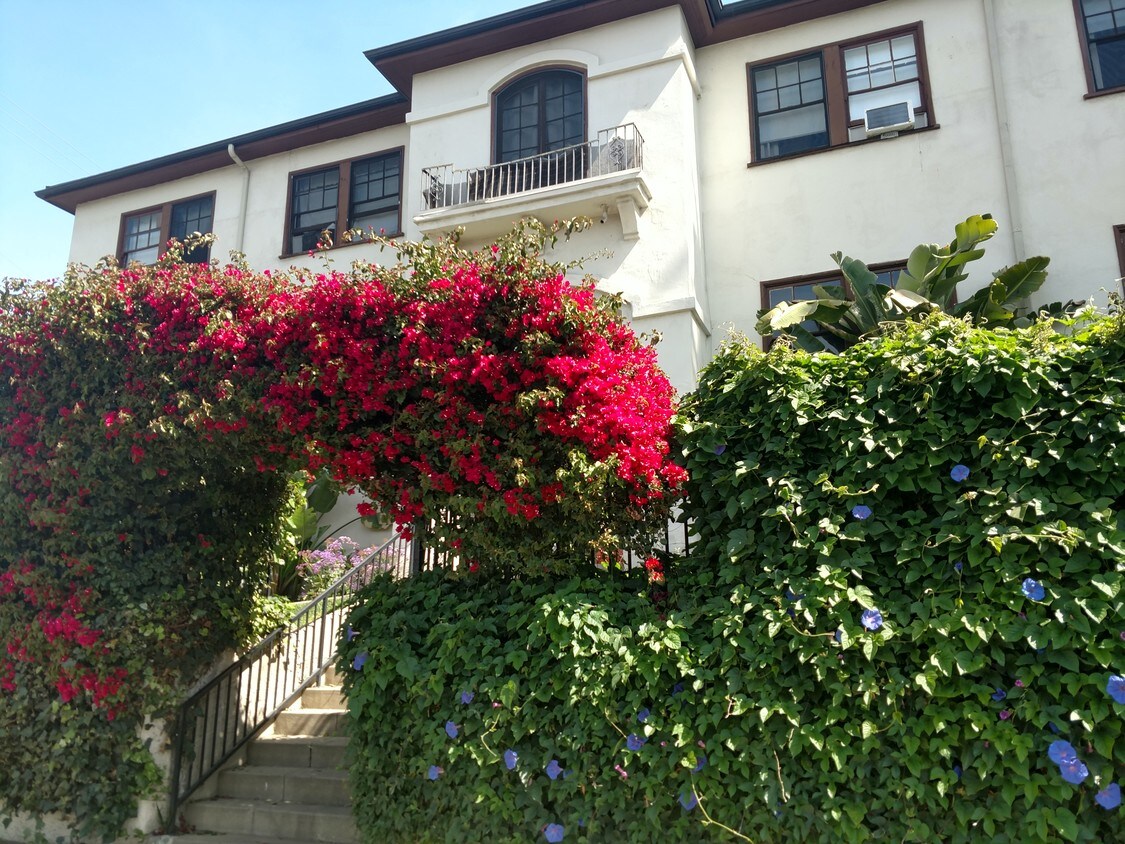 Foto principal - 860 E Kensington Rd