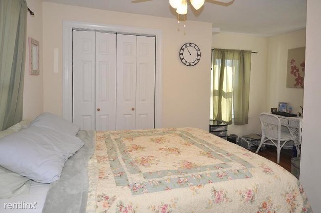 Building Photo - 4 br, 2 bath  - 26 Winship St