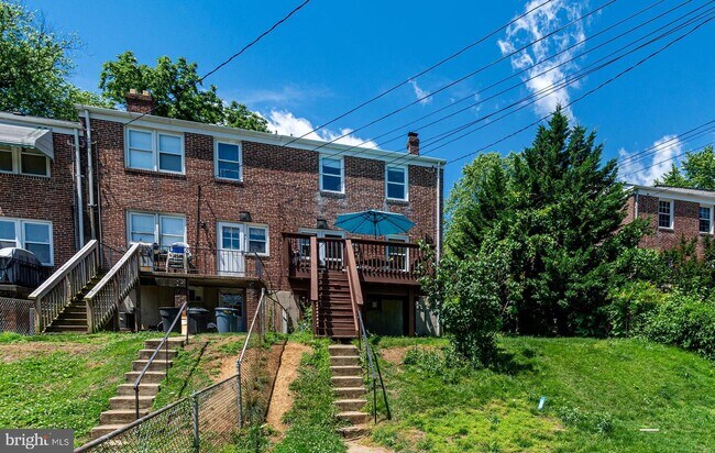 Building Photo - 219 Medwick Garth W