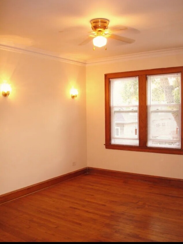 Main room - 3235 N Lockwood Ave