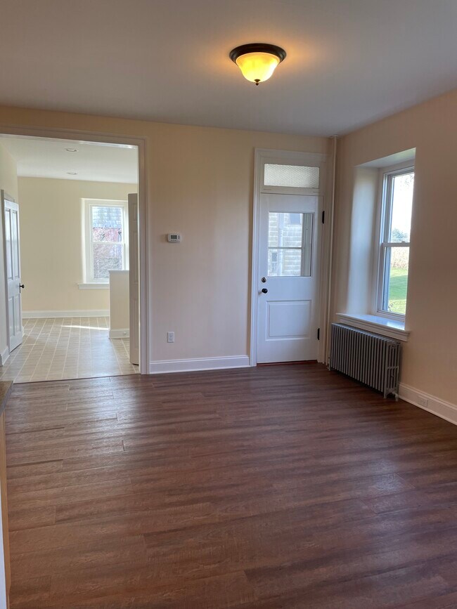 Eat-In-Kitchen - 120 Wile Rd