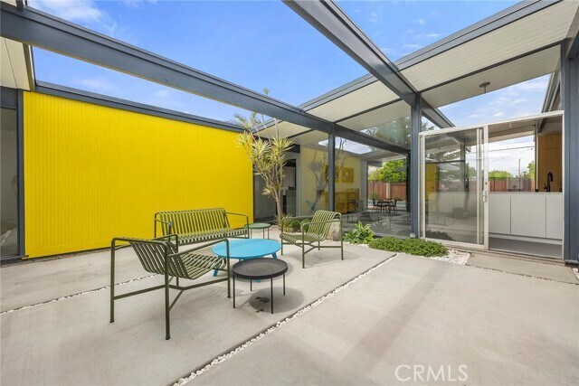 Foto del edificio - 884 S Oakwood St