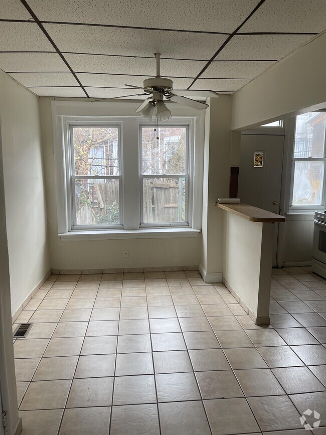 Building Photo - 4635 Hurley St