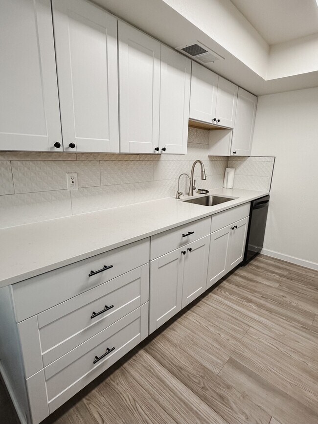 Foto del edificio - 8532 E Belleview St