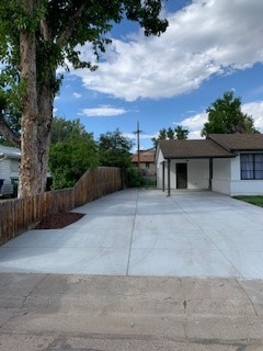 Building Photo - 6865 W Airview Ave