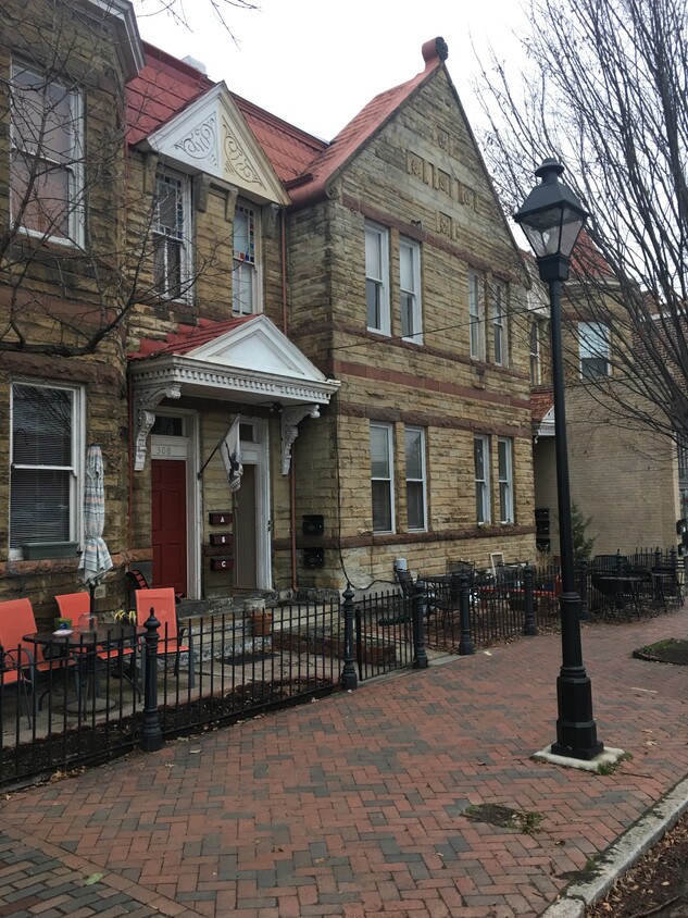 street view - 310 N 25th St