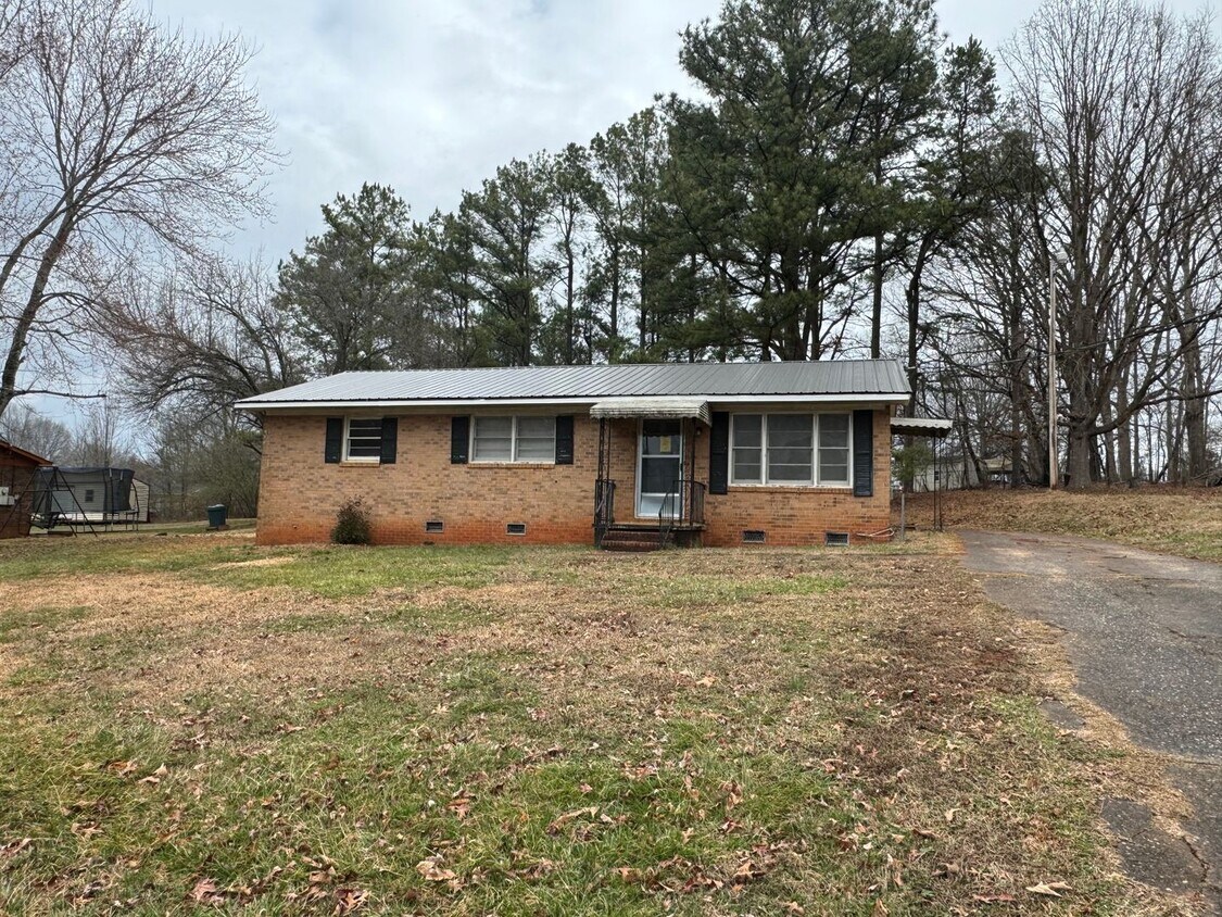 Foto principal - 3/1 Home in Cleveland County, NC near Deer...