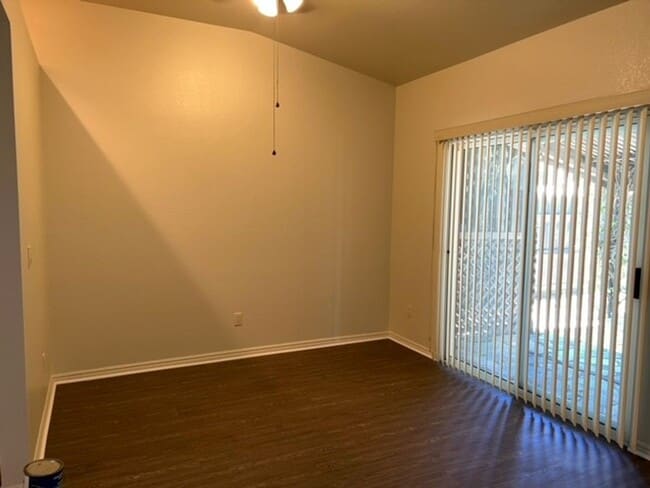 Foto del edificio - Vineyard home with luxury vinyl plank. Close to schools, shopping and transportation.