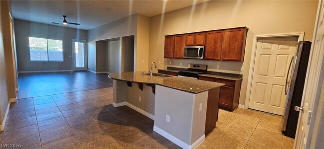Foto del edificio - 8045 Glacier Falls St