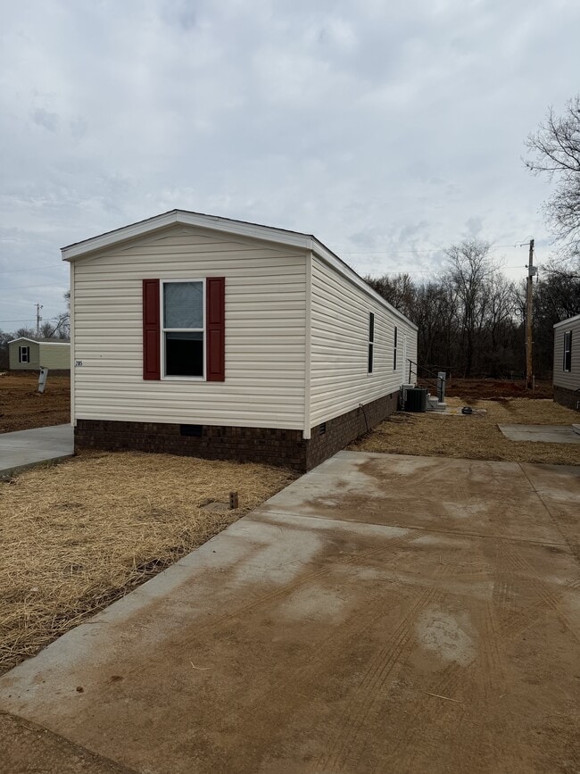 Building Photo - 205 Addison St