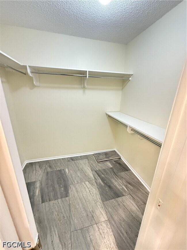 Foto del edificio - 17426 Birchwood Ln
