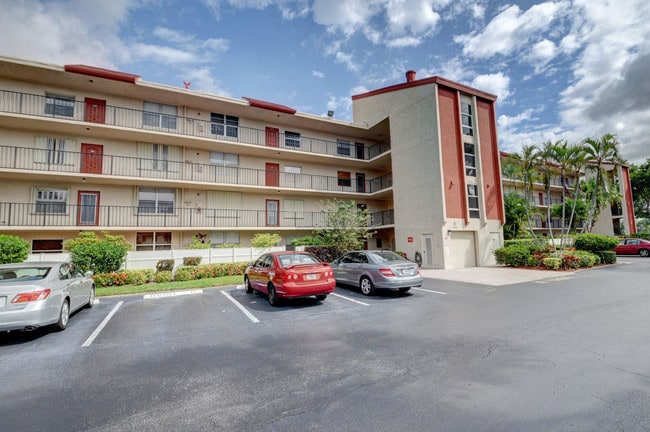 Foto del edificio - 14747 Cumberland Dr