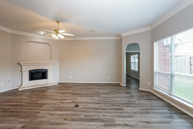 Foto del edificio - 24026 Hackberry Creek Dr