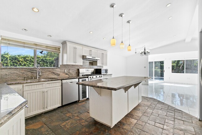 Building Photo - 20500 Archwood St