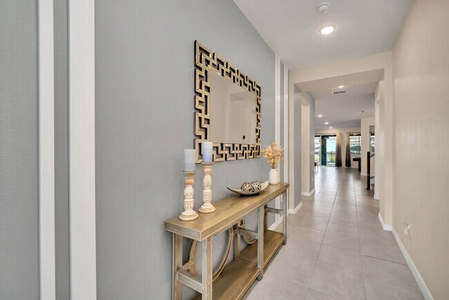 Building Photo - 2011FMP  High End 9 Bedroom Villa with Poo...