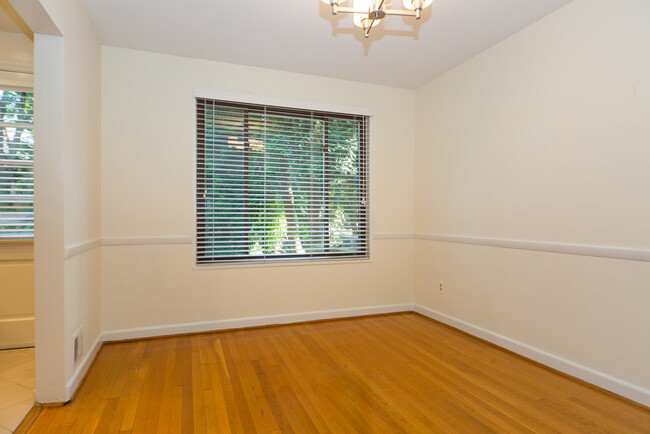 Building Photo - 3628 Jenifer St NW
