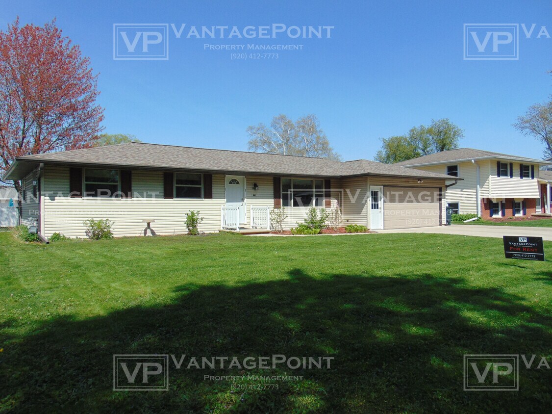 1274 Vly Vw Rd, Green Bay, WI 54304 House Rental in Green Bay, WI