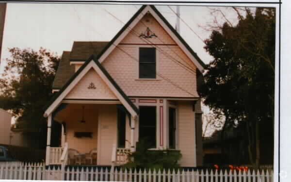 Building Photo - 1050 14th St