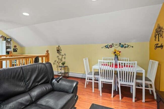 Foto del edificio - 356 Sherman St