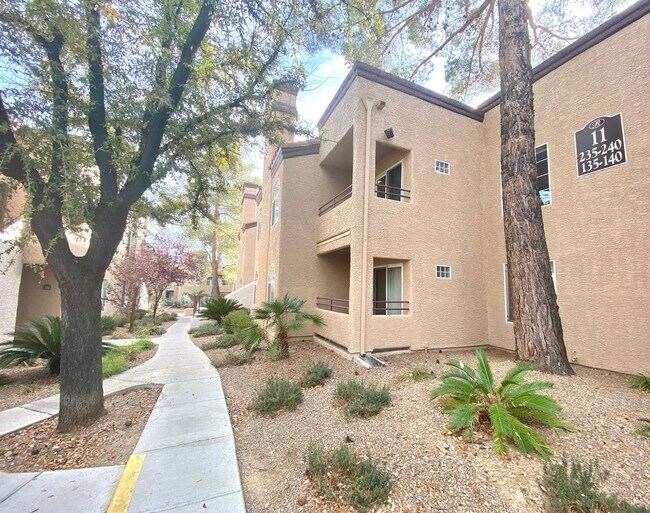 Building Photo - Beautiful 2 bedroom Condo