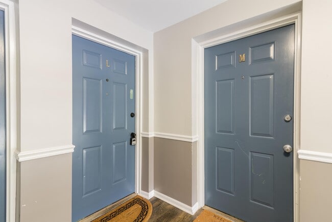 Building Photo - 1641 Arlyn Cir