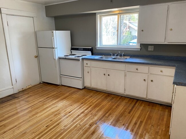 Building Photo - 1339 Grand Ave