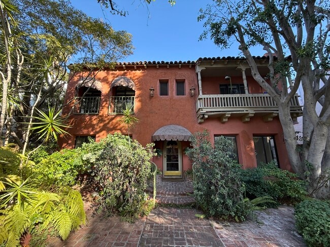 Foto del edificio - 840 Huntley Dr