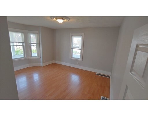 Foto del edificio - 316 Medford St