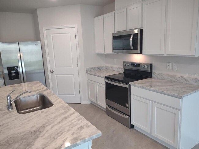 Building Photo - 18011 Canopy Pl