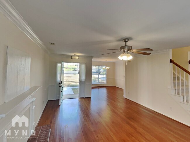 Foto del edificio - 10002 Gardendale Ct