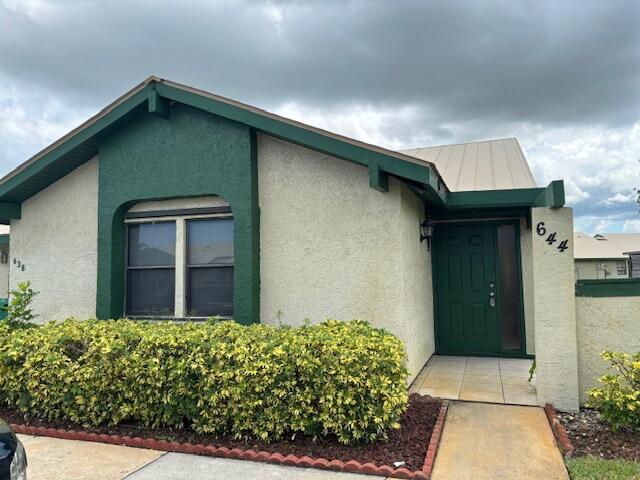 Foto principal - 644 SW Jeanne St