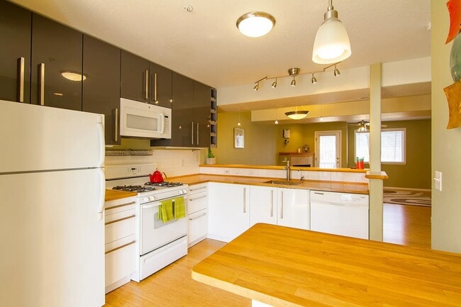 Building Photo - 4973 Noble Park Pl