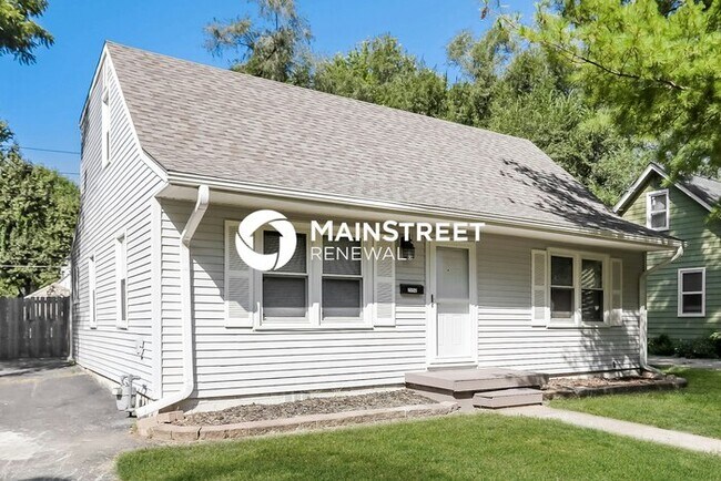 Foto del edificio - 3 Bedroom Pet-Friendly Home in Kansas City, MO with Main Street Renewal