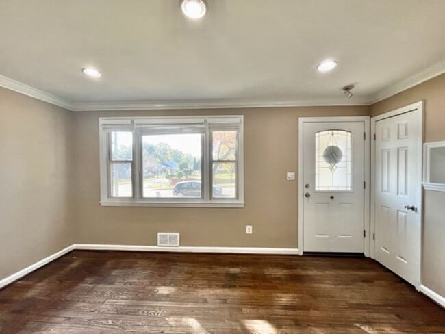 Building Photo - Great home, lots of room and fully finished basement with own entrance