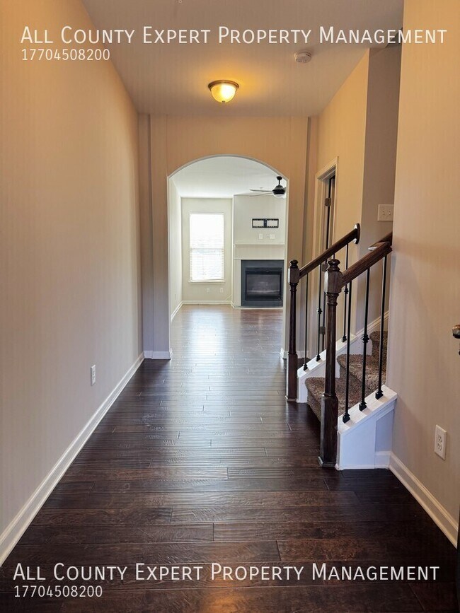Foto del edificio - 3522 Village Enclave Ln