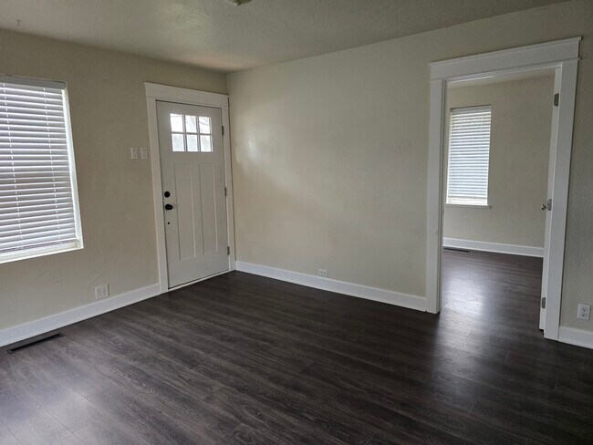 Foto del edificio - 1003 E Harrison Ave