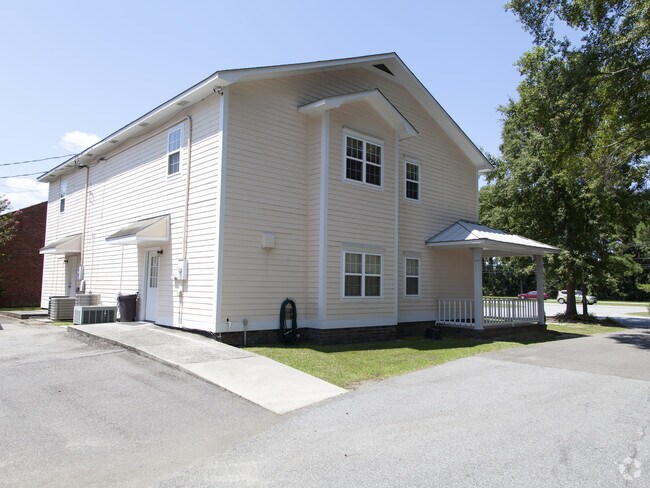 Foto del edificio - Summerfield Townhomes