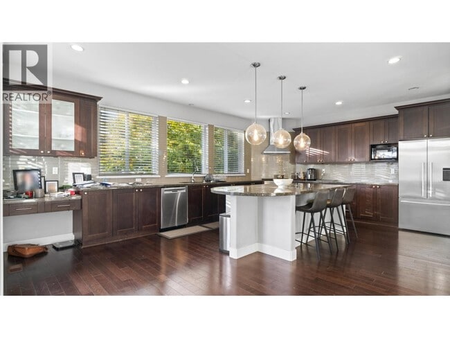 Photo du bâtiment - 1460 Avondale St