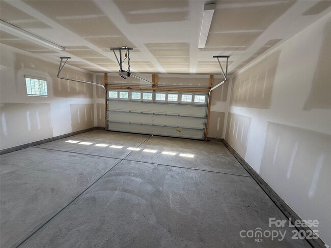 Foto del edificio - 3204 Lilac Grove Dr