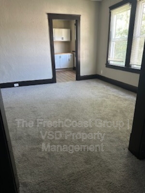 Foto del edificio - 3434 E 105th St