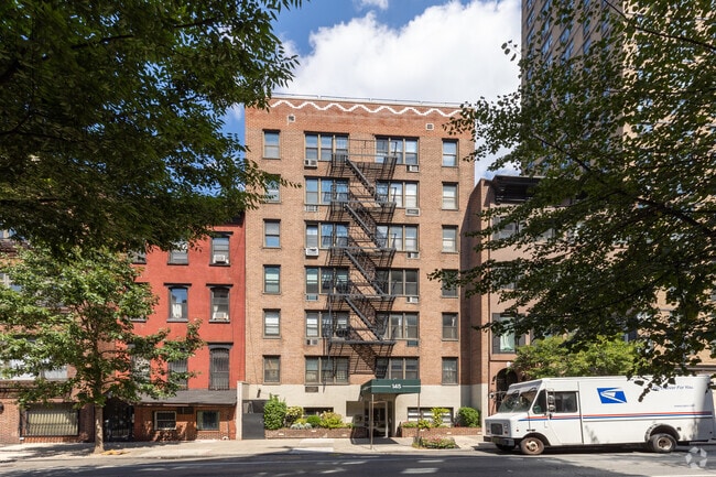 Building Photo - 145 E 29th St