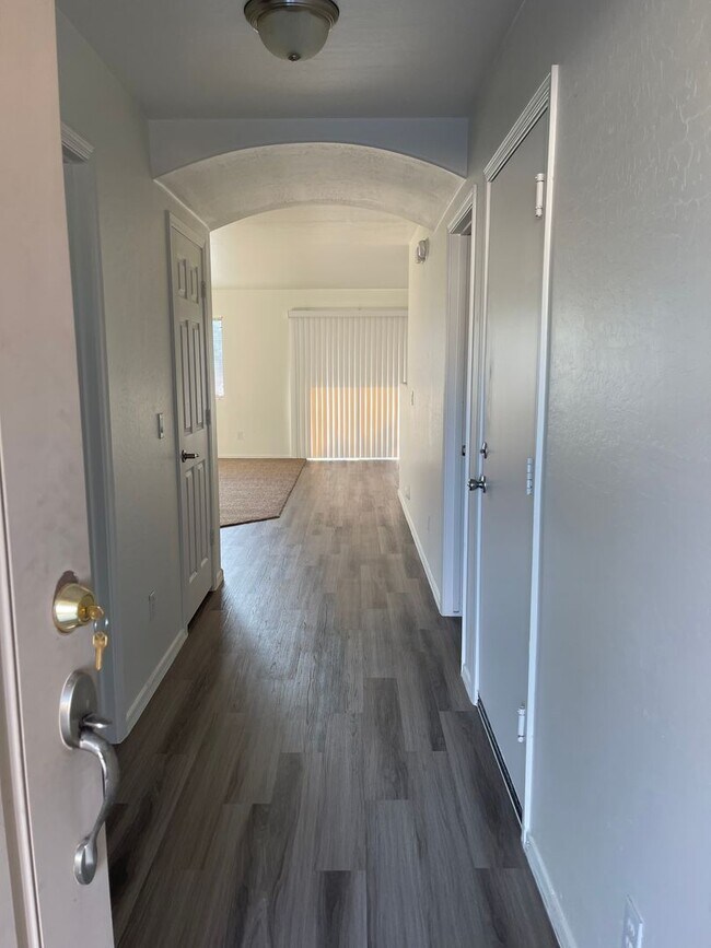 Building Photo - COMING SOON! Gorgeous 4 Bedroom, 3 Bathroo...