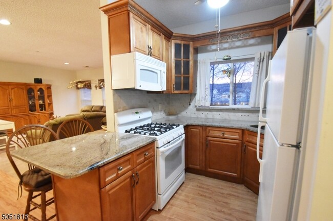 Building Photo - 919 Burgundy Way