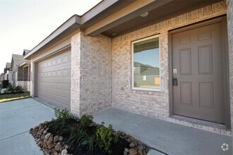 Building Photo - 16839 Sangiovese Dr Dr