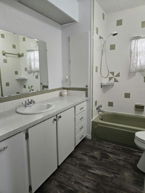 Foto del edificio - 409 49th Ave Terrace W