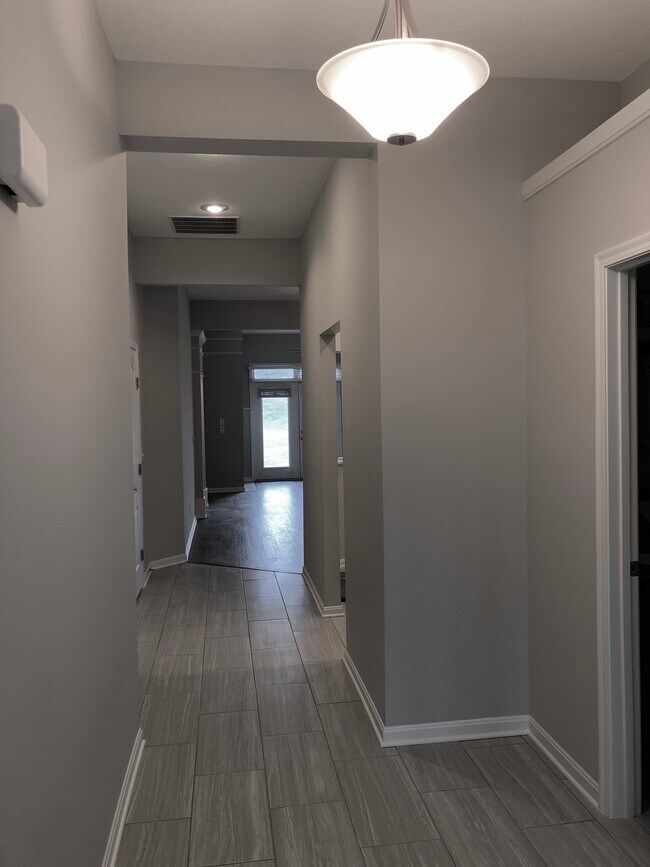 Foto del edificio - 6571 Pondfield Ln