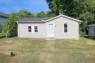 Building Photo - 534 Cranbrook St