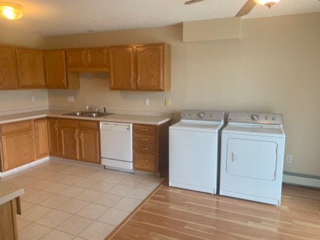 Building Photo - 812 Adobe Trail SE