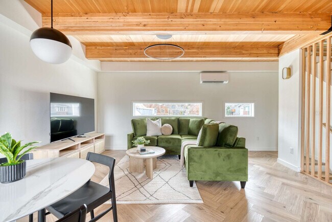 Building Photo - 5018 NE 26th Ave